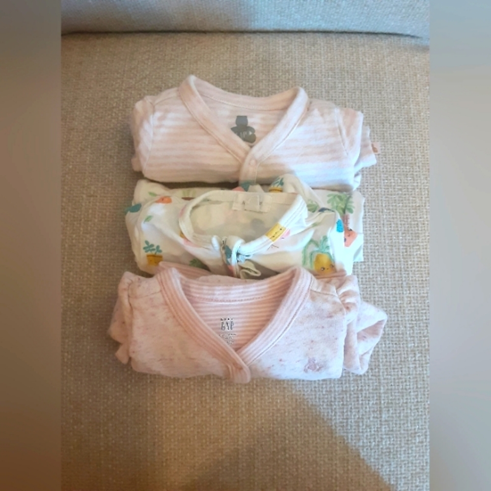 Baby Gap & Angel Dear 3 Pair  Girls  Pajamas Slwepwear Size 0-3 Months